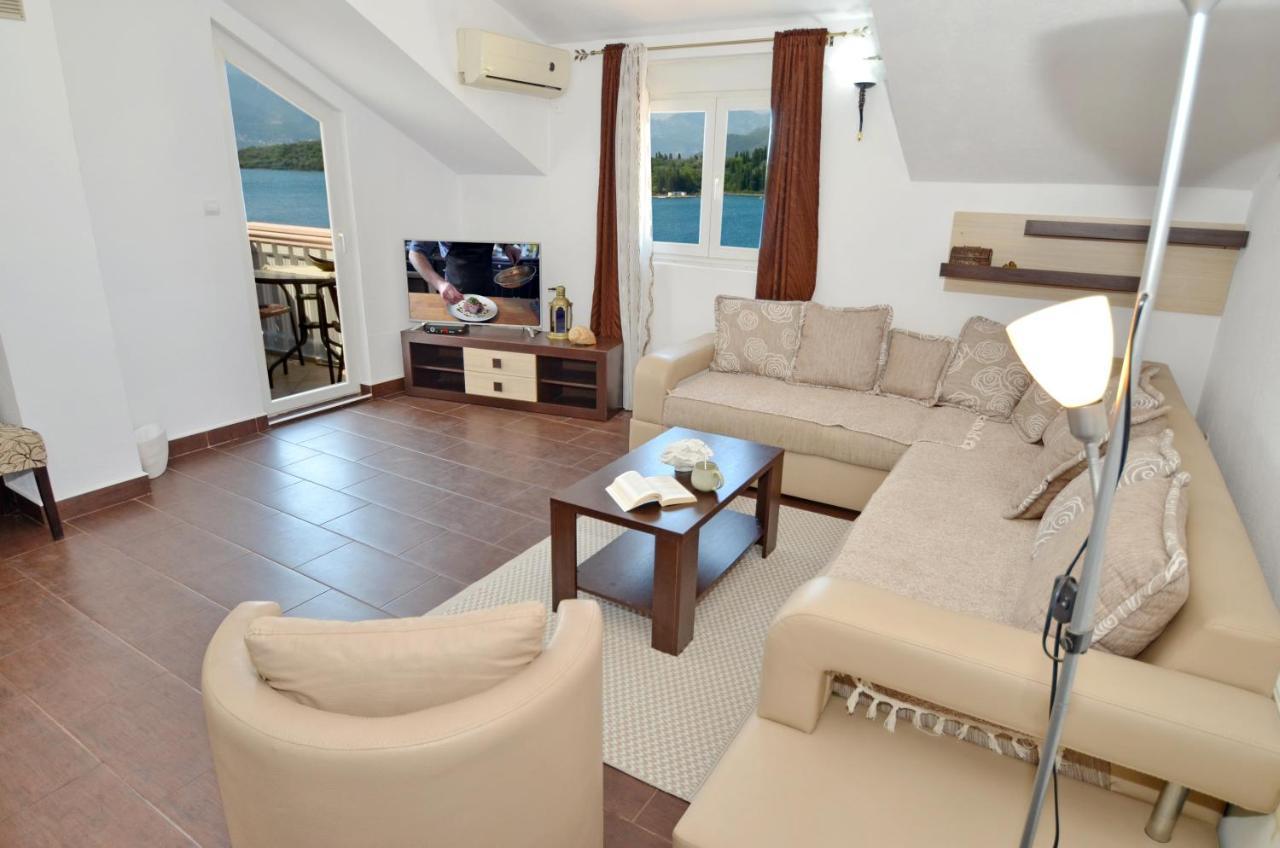 Stradioti Apartments Тиват Екстериор снимка
