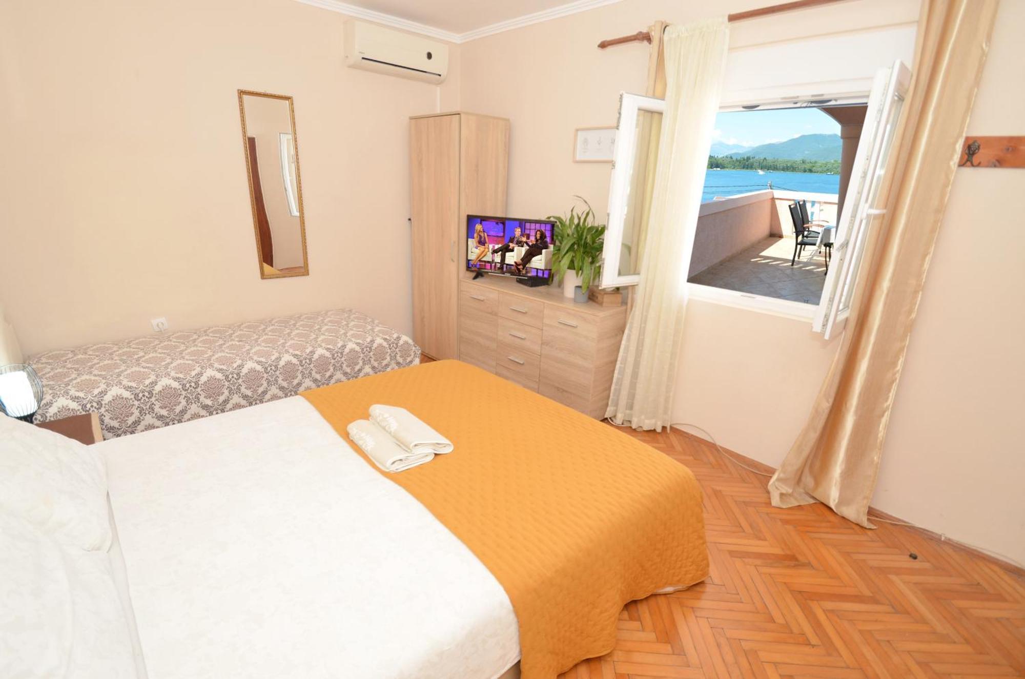 Stradioti Apartments Тиват Екстериор снимка