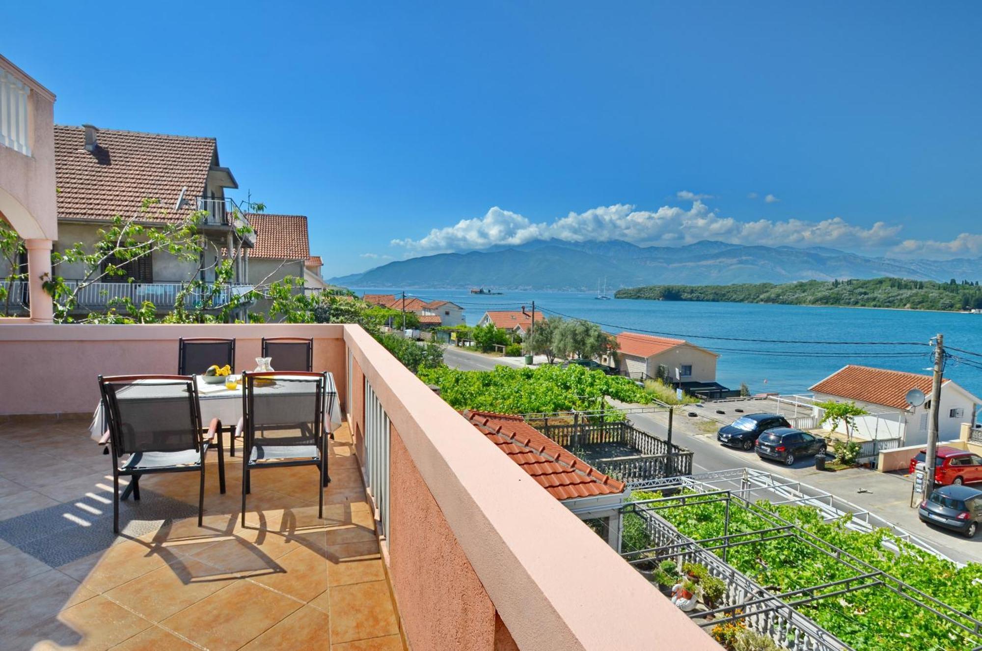 Stradioti Apartments Тиват Екстериор снимка